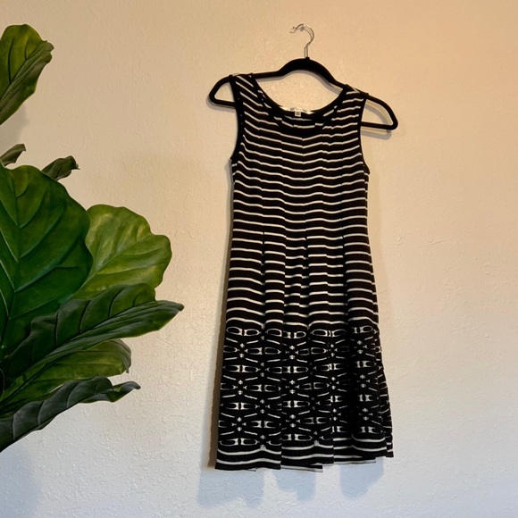 Max Studio | Black & White Striped Mini Dress NWOT - Picture 2 of 6
